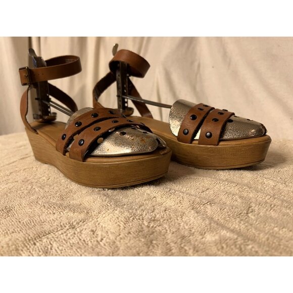 G.H. Bass & Co Leather Upper Ankle Strap Sandals Size 7.5M Brown & Metallic - Picture 4 of 12
